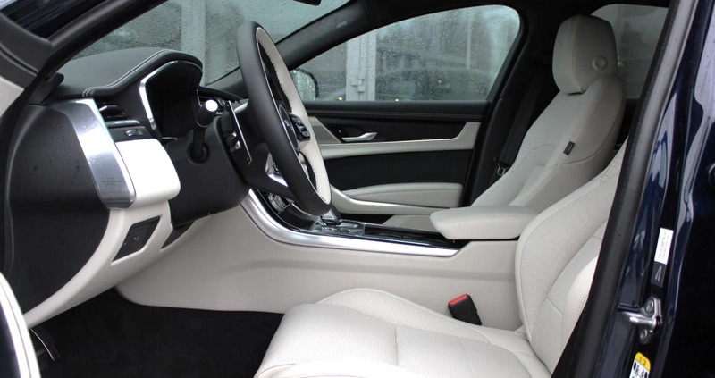 Jaguar XF cena 335900 przebieg: 1000, rok produkcji 2023 z Stryków małe 79